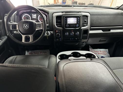 2024 RAM 1500 Classic Warlock Crew Cab 4x4 5'7' Box