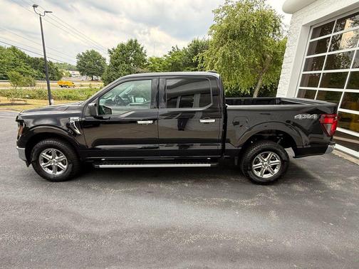 AGATE BLACK METALLIC 2025 Ford F-150 XLT