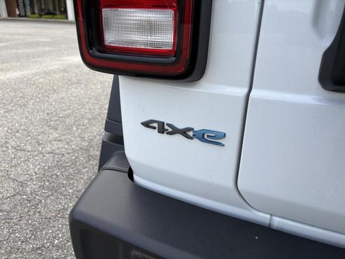 2024 Jeep Wrangler 4xe Willys