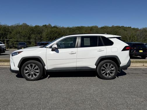 2020 Toyota RAV4 XLE Premium