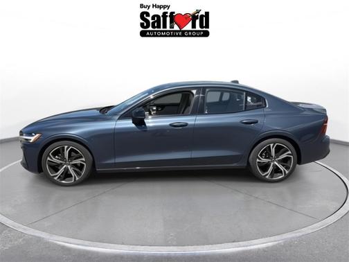 2024 Volvo S60 B5 Core Dark Theme