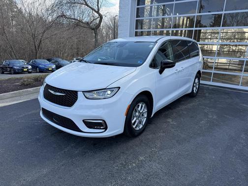 2024 Chrysler Pacifica Touring L