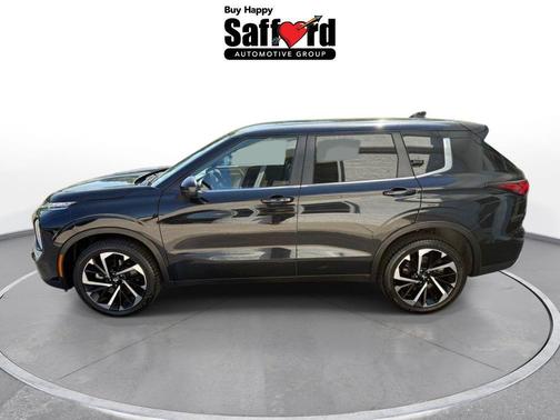 Labrador Black Pearl 2024 Mitsubishi Outlander SE S-AWC