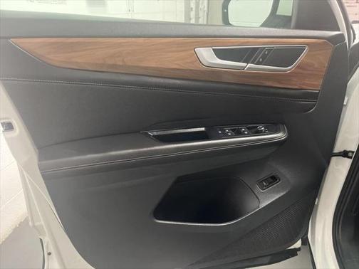 2025 Volkswagen Atlas 2.0T SE w/Technology 4MOTION