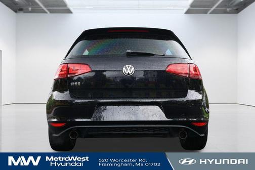 2015 Volkswagen Golf GTI 2.0T S 4-Door