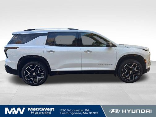 Polar White Tricoat 2026 Chevrolet Traverse High Country