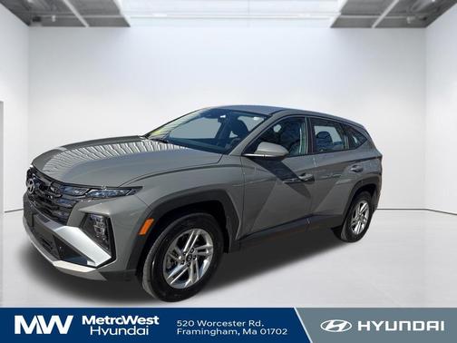 2025 Hyundai TUCSON SE