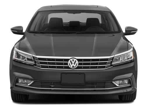 Deep Black Pearl Metallic 2018 Volkswagen Passat 3.6L V6 GT