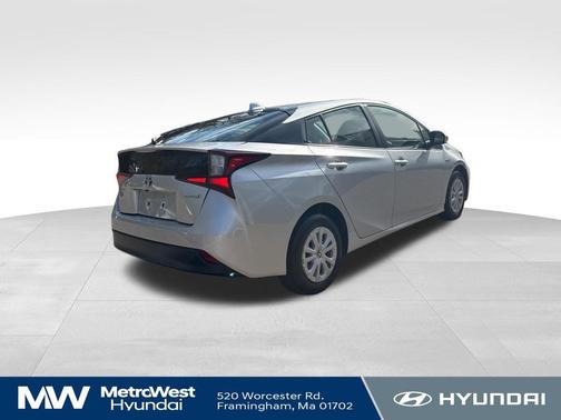 Classic Silver Metallic 2021 Toyota Prius LE
