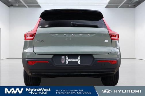 2022 Volvo XC40 Recharge Pure Electric P8 Twin Plus