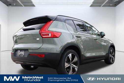 2022 Volvo XC40 Recharge Pure Electric P8 Twin Plus