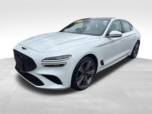 Uyuni White 2025 Genesis G70 3.3T AWD Sport Advanced