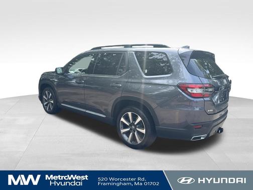 Modern Steel Metallic 2025 Honda Pilot Elite