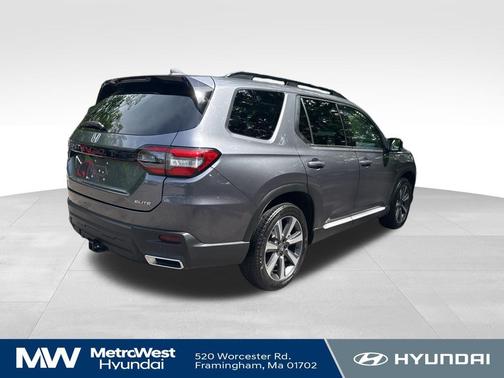 Modern Steel Metallic 2025 Honda Pilot Elite