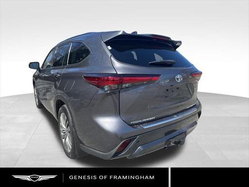 2022 Toyota Highlander Platinum