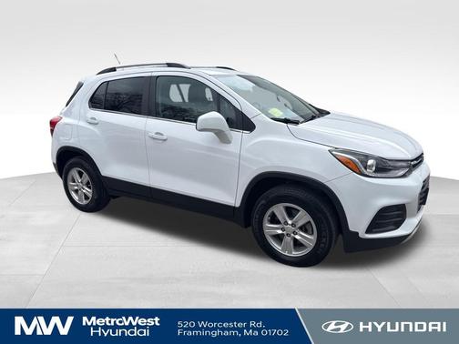 Summit White 2018 Chevrolet Trax LT