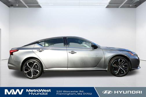 2023 Nissan Altima SR Intelligent AWD