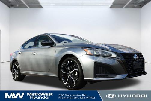 2023 Nissan Altima SR Intelligent AWD