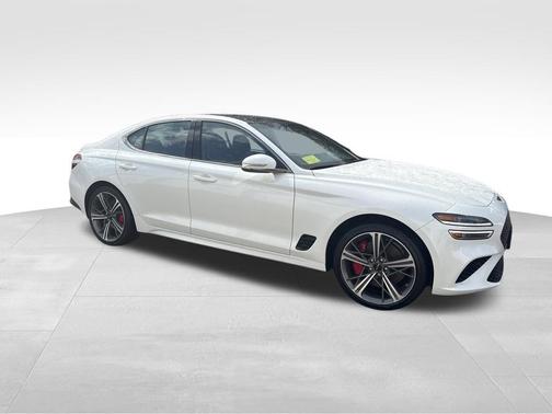 Uyuni White 2025 Genesis G70 3.3T AWD Sport Advanced