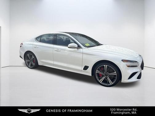 Uyuni White 2025 Genesis G70 3.3T AWD Sport Advanced