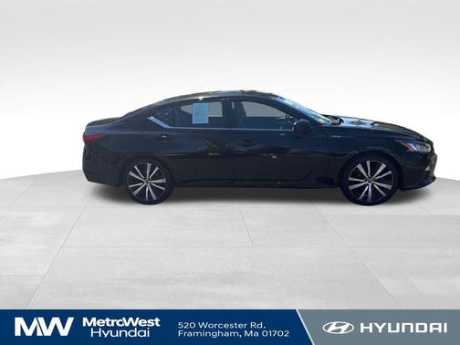 Super Black 2021 Nissan Altima SR FWD