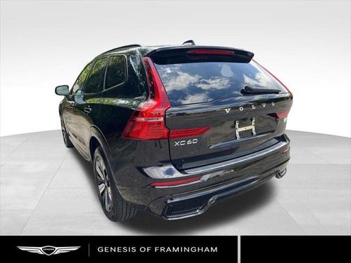 2023 Volvo XC60 Recharge Plug-In Hybrid T8 Plus Dark Theme