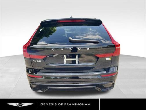 2023 Volvo XC60 Recharge Plug-In Hybrid T8 Plus Dark Theme