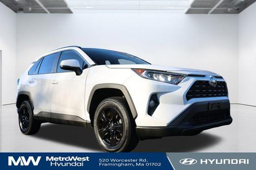 2020 Toyota RAV4 XLE
