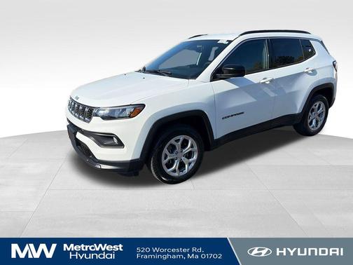 Bright White Clearcoat 2024 Jeep Compass Latitude