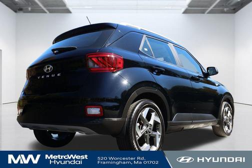2023 Hyundai VENUE SEL