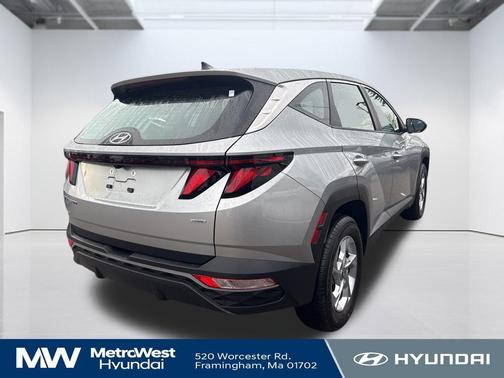 2023 Hyundai TUCSON SE