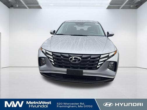 2023 Hyundai TUCSON SE
