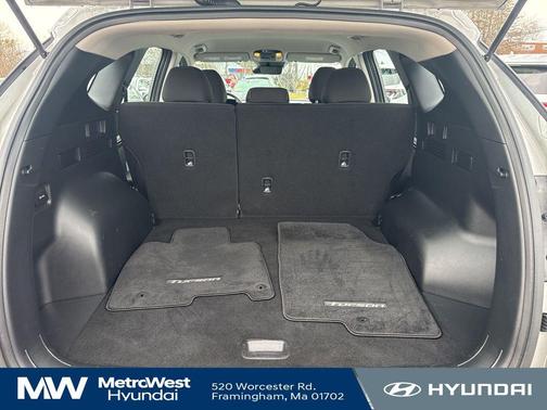 2023 Hyundai TUCSON SE