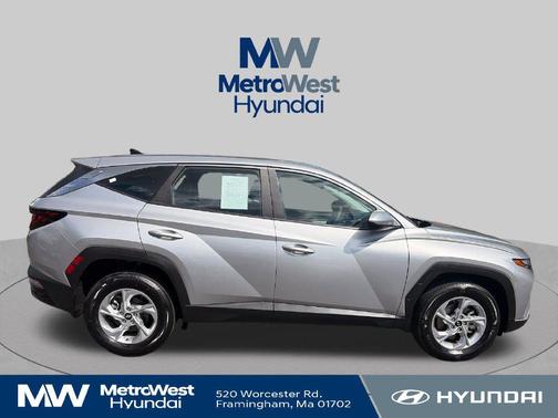 Shimmering Silver 2024 Hyundai TUCSON SE