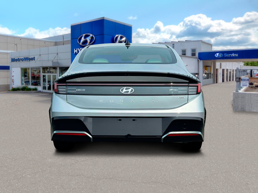 Aero Silver 2025 Hyundai SONATA Hybrid SE