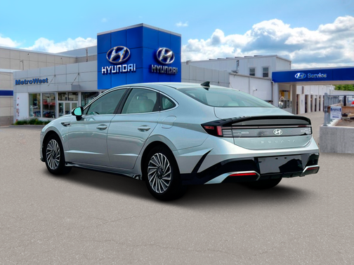 Aero Silver 2025 Hyundai SONATA Hybrid SE