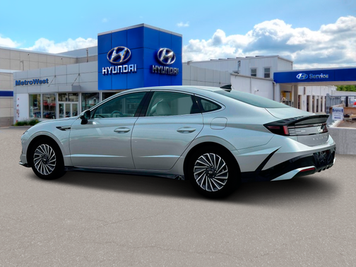 Aero Silver 2025 Hyundai SONATA Hybrid SE