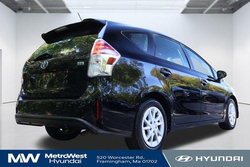 2015 Toyota Prius v Five