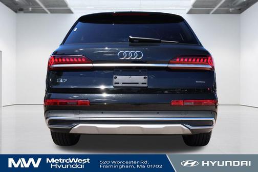 2022 Audi Q7 45 Premium Plus
