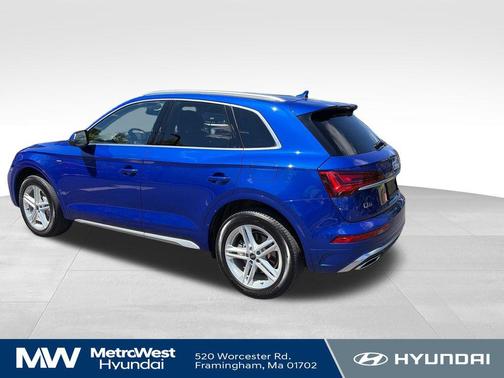 Ultra Blue Metallic 2024 Audi Q5 e 55 S line Premium Plus