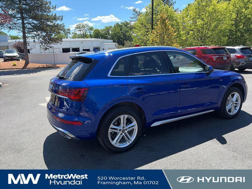 Ultra Blue Metallic 2024 Audi Q5 e 55 S line Premium Plus