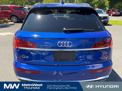 Ultra Blue Metallic 2024 Audi Q5 e 55 S line Premium Plus