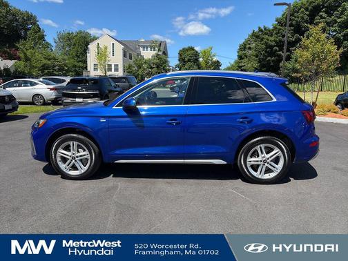 Ultra Blue Metallic 2024 Audi Q5 e 55 S line Premium Plus