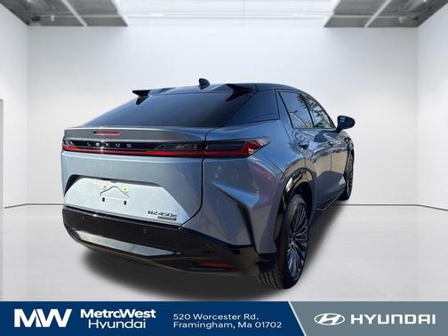 2023 Lexus RZ 450e Luxury