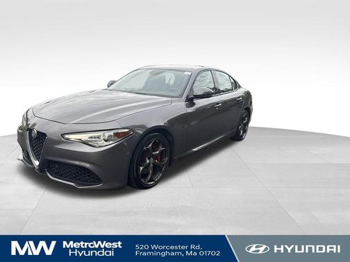 Vesuvio Gray Metallic 2017 Alfa Romeo Giulia Ti