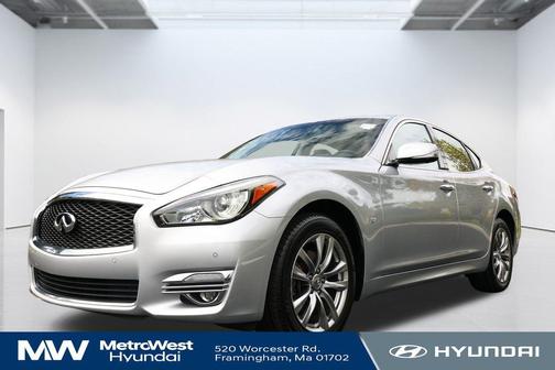 2018 INFINITI Q70 3.7X LUXE