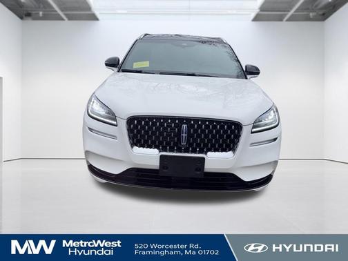 Pristine White Metallic Tri-Coat 2022 Lincoln Corsair Grand Touring