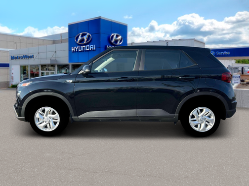 Onyx Black 2025 Hyundai VENUE SE