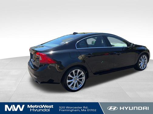 Onyx Black Metallic 2017 Volvo S60 Inscription T5 Platinum
