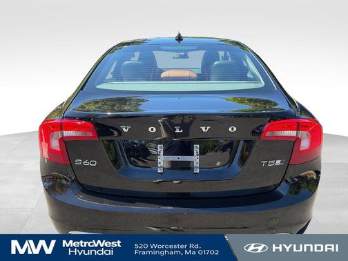 Onyx Black Metallic 2017 Volvo S60 Inscription T5 Platinum
